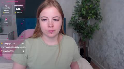 Jennifer online show from 12/04/25, 06:44