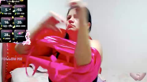 Snapshot of sexy_jhoan77 chatting on 11/26/25, 11:00 Jhoan online show from 11/26/25, 11:00