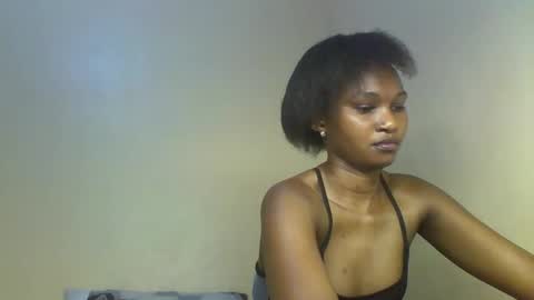 Snapshot of sexy_kaly chatting on 10/02/25, 12:56 Sexy kaly online show from 10/02/25, 12:56