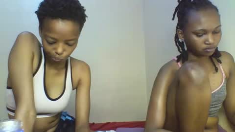 Snapshot of sexy_kaly chatting on 10/21/25, 02:40 Sexy kaly online show from 10/21/25, 02:40