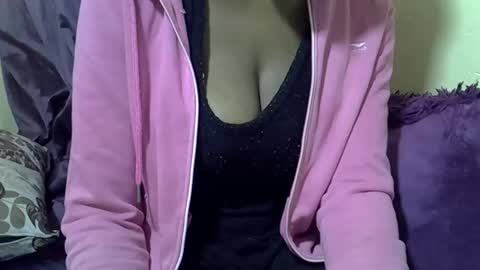kayla online show from 12/12/24, 10:34