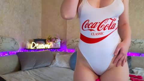 Snapshot of sexy_leslie chatting on 02/15/25, 10:55 Leslie online show from 02/15/25, 10:55