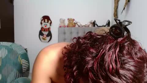 Snapshot of sexy_lia_latina chatting on 02/24/25, 05:43 Celeste online show from 02/24/25, 05:43