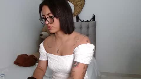 Snapshot of sexy_lia_latina chatting on 09/29/25, 01:22 Celeste online show from 09/29/25, 01:22