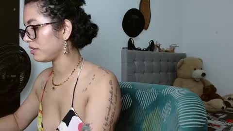 Snapshot of sexy_lia_latina chatting on 04/21/26, 02:51 Celeste online show from 04/21/26, 02:51