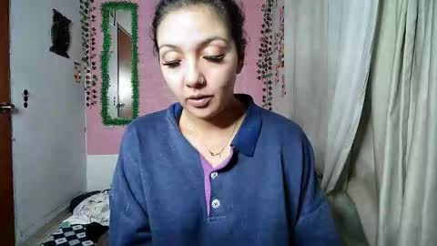 sexy lolas online show from 10/03/25, 03:14