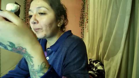 sexy lolas online show from 11/17/25, 02:50