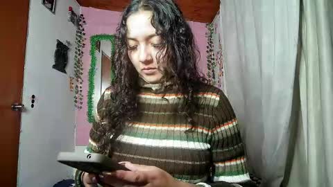 sexy lolas online show from 05/18/26, 03:57