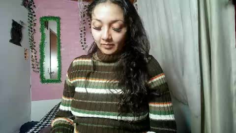 sexy lolas online show from 05/22/26, 06:31