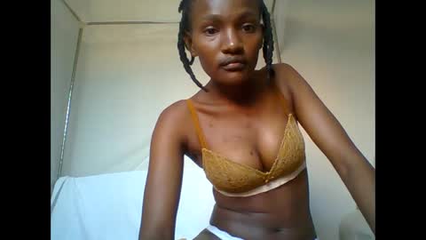 Snapshot of sexy_lucy012 chatting on 01/15/25, 03:18 sexy_lucy012 online show from 01/15/25, 03:18