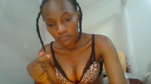Snapshot of sexy_lucy012 chatting on 01/30/25, 03:19 sexy_lucy012 online show from 01/30/25, 03:19