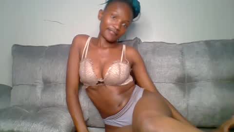Snapshot of sexy_lucy012 chatting on 02/21/25, 10:04 sexy_lucy012 online show from 02/21/25, 10:04