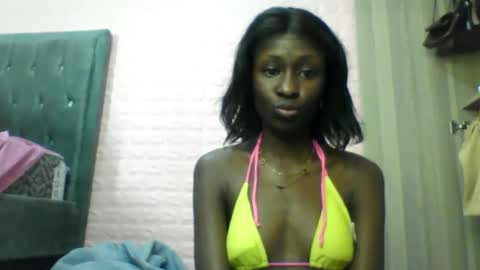 sexy_lyn852 online show from 10/27/25, 10:47