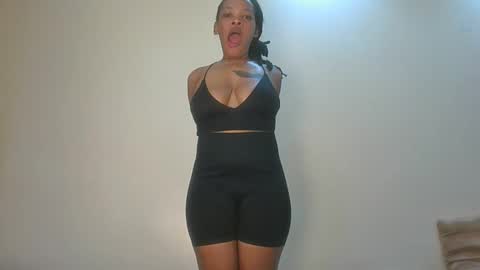 sexy_lyna online show from 05/04/26, 08:38