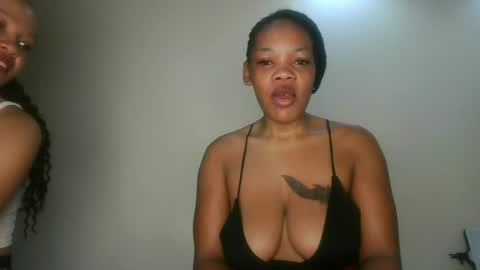 sexy_lyna online show from 06/19/26, 03:11