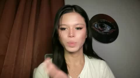 Snapshot of sexy_maevemorexxx chatting on 05/25/26, 12:27 Nicole online show from 05/25/26, 12:27