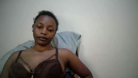 Snapshot of sexy_muna2 chatting on 04/18/26, 08:53 sexy_muna2 online show from 04/18/26, 08:53