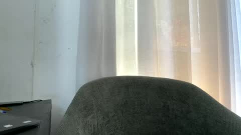 Snapshot of sexy_n_thick chatting on 06/13/26, 10:35 Lyn online show from 06/13/26, 10:35