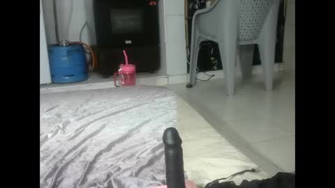 sexy pigeon online show from 06/03/26, 03:17