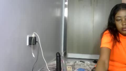 sexy pigeon online show from 06/11/26, 08:01