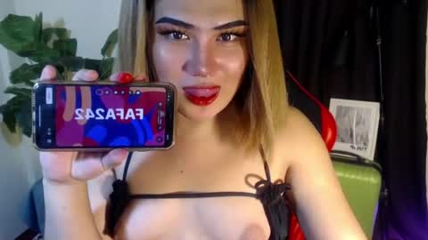 Snapshot of sexy_rc18 chatting on 06/16/26, 06:32 RC online show from 06/16/26, 06:32