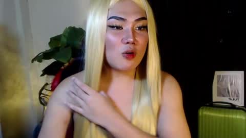Snapshot of sexy_rc18 chatting on 06/27/26, 02:38 RC online show from 06/27/26, 02:38