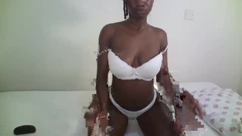 Snapshot of sexy_red17 chatting on 09/26/25, 09:52 sexy online show from 09/26/25, 09:52