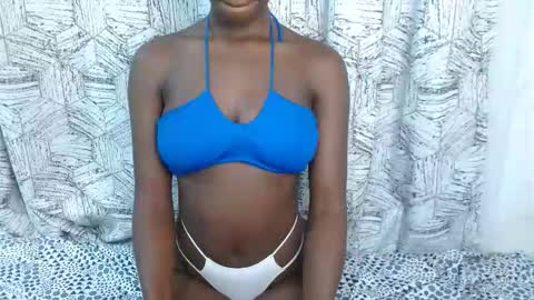 Snapshot of sexy_red17 chatting on 10/28/25, 11:25 sexy online show from 10/28/25, 11:25