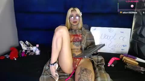 karoline online show from 08/02/26, 03:49
