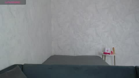 Snapshot of sexy_sansa chatting on 04/24/26, 06:27 Alina online show from 04/24/26, 06:27