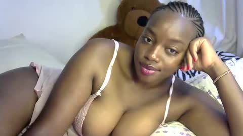 laura online show from 12/02/24, 01:03