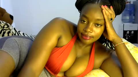 laura online show from 02/13/25, 07:56