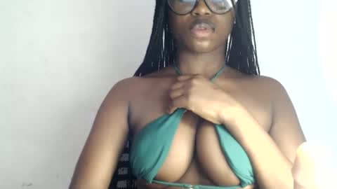 naomi online show from 01/10/25, 04:20