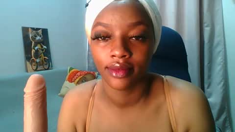 Snapshot of sexy_sweetcandy chatting on 10/21/25, 06:36 sexy sweetcandy online show from 10/21/25, 06:36