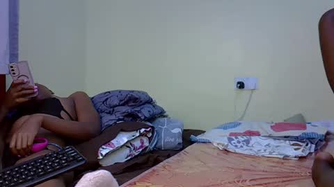 Snapshot of sexy_taddy chatting on 10/17/25, 06:10 Taddy online show from 10/17/25, 06:10