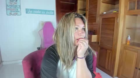 sexy_valeshca online show from 12/14/25, 05:40