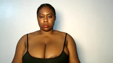 Luna online show from 10/31/25, 10:22