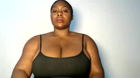 Luna online show from 11/07/25, 11:16