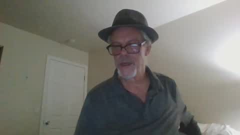 Snapshot of sexy_white_daddy chatting on 02/21/25, 03:23 Daddy online show from 02/21/25, 03:23