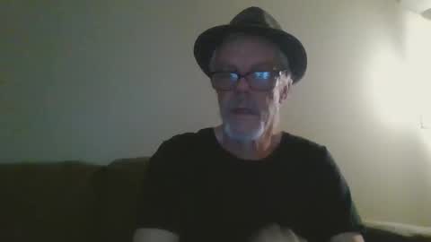 Snapshot of sexy_white_daddy chatting on 02/24/25, 04:27 Daddy online show from 02/24/25, 04:27