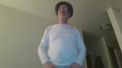 Snapshot of sexy_white_daddy chatting on 02/24/25, 12:59 Daddy online show from 02/24/25, 12:59