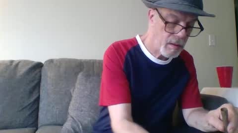 Snapshot of sexy_white_daddy chatting on 03/09/25, 07:48 Daddy online show from 03/09/25, 07:48