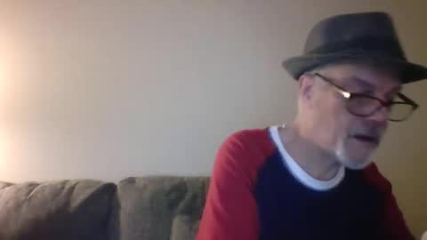 Snapshot of sexy_white_daddy chatting on 03/10/25, 09:10 Daddy online show from 03/10/25, 09:10