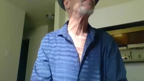Snapshot of sexy_white_daddy chatting on 03/10/25, 09:51 Daddy online show from 03/10/25, 09:51