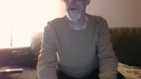 Snapshot of sexy_white_daddy chatting on 03/11/25, 12:17 Daddy online show from 03/11/25, 12:17