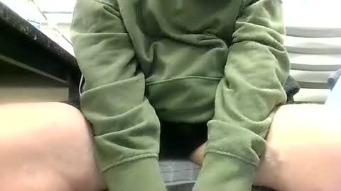 Snapshot of sexy_white_daddy chatting on 10/29/25, 03:31 Daddy online show from 10/29/25, 03:31