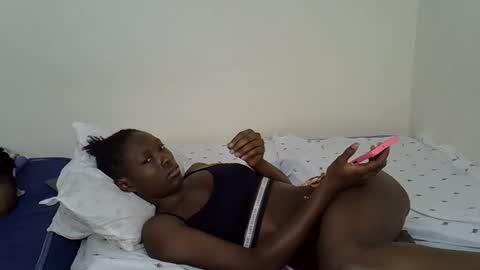 Im Zola online show from 05/17/26, 06:33