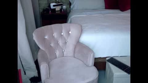 Sexy GILF Allie Kay online show from 05/30/26, 04:20