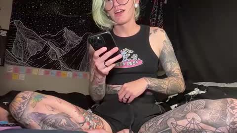 Snapshot of sexyaltftm chatting on 05/19/26, 03:18 Ollie online show from 05/19/26, 03:18