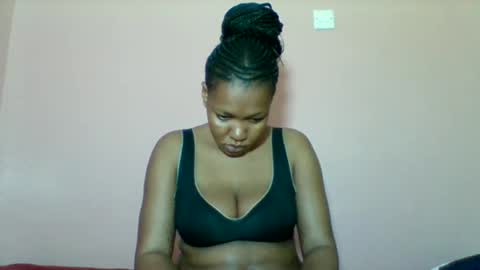 Snapshot of sexyapple2002 chatting on 10/05/25, 10:46 sexyapple2002 online show from 10/05/25, 10:46